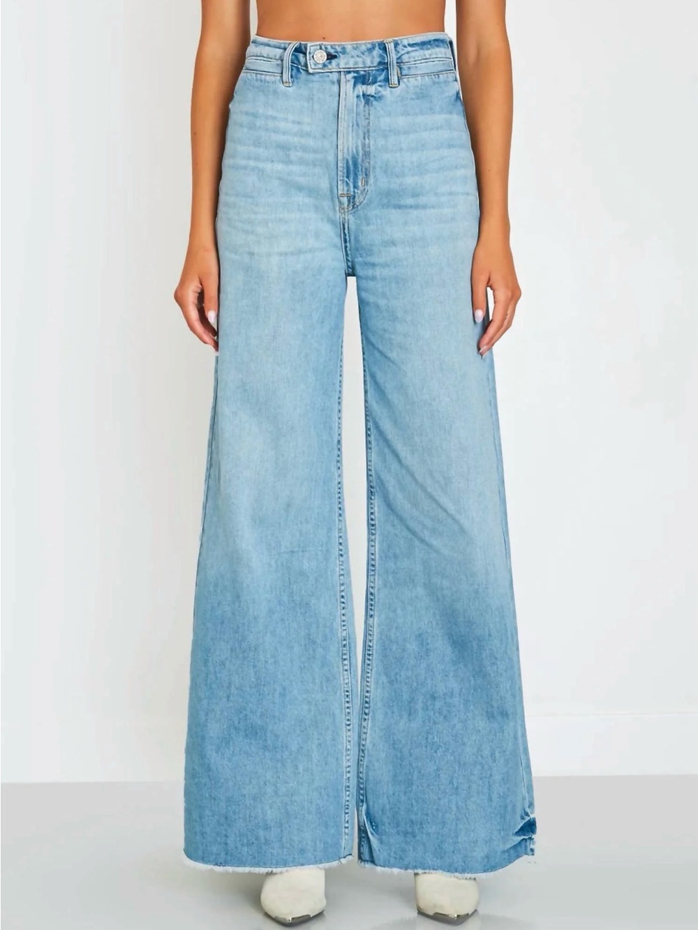 Noend - Sophia Super High Rise Wide Leg Jean women’s size 27 light blue denim